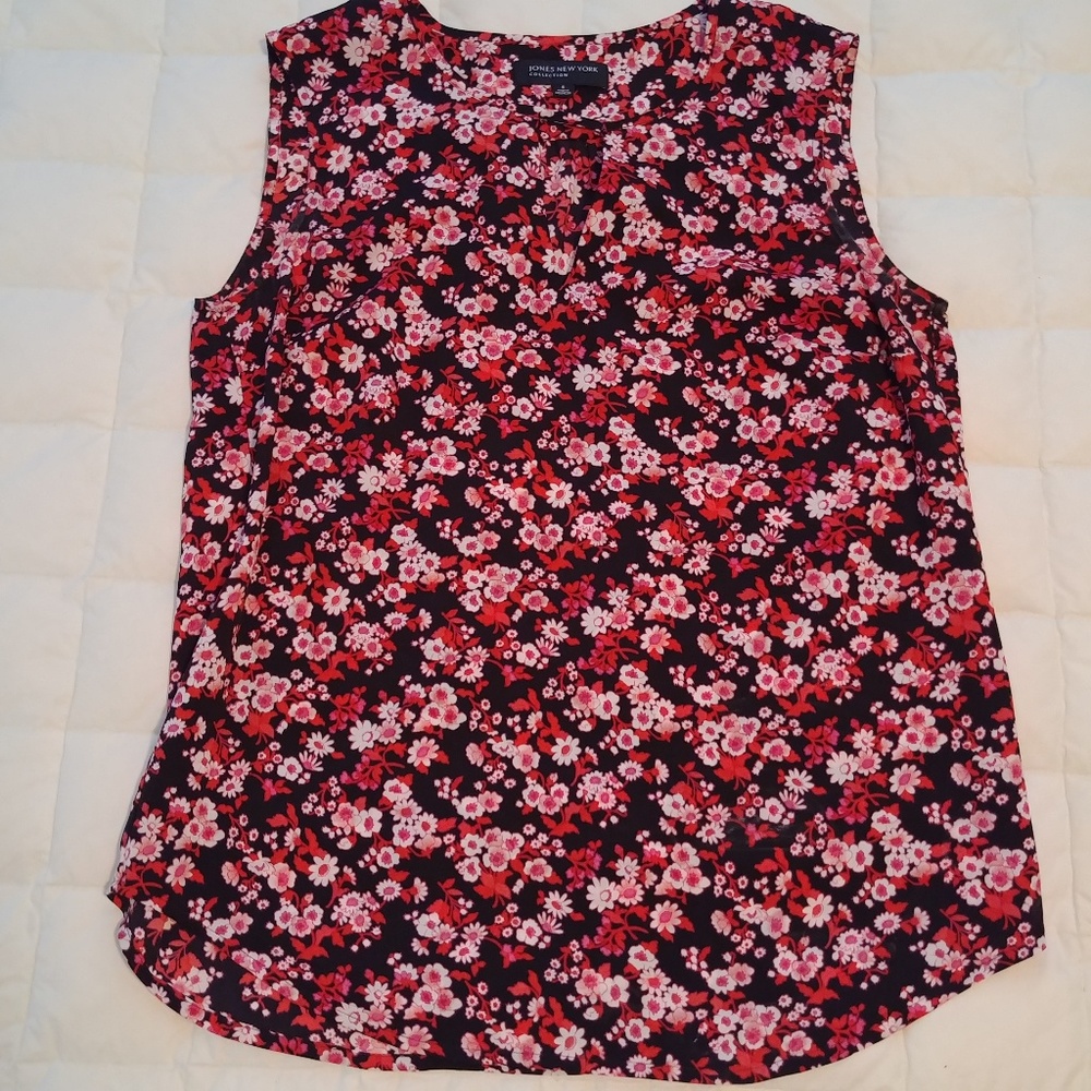 Jones New York Collection tunic style top. NWOT